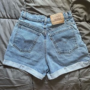Vintage Levi Shorts 954